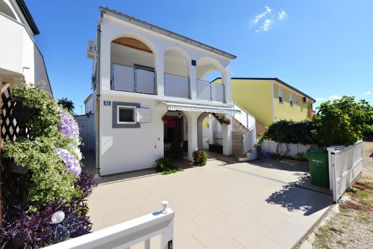 Apartment Lavender Vir Buitenkant foto