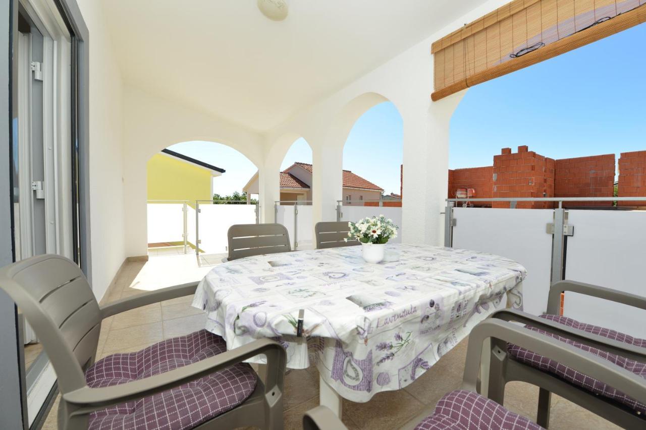 Apartment Lavender Vir Buitenkant foto