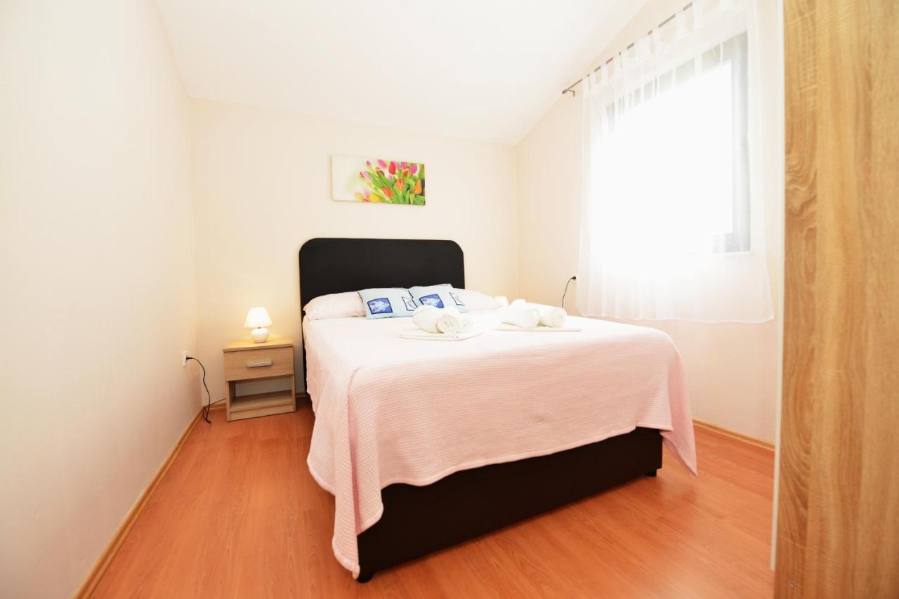 Apartment Lavender Vir Buitenkant foto