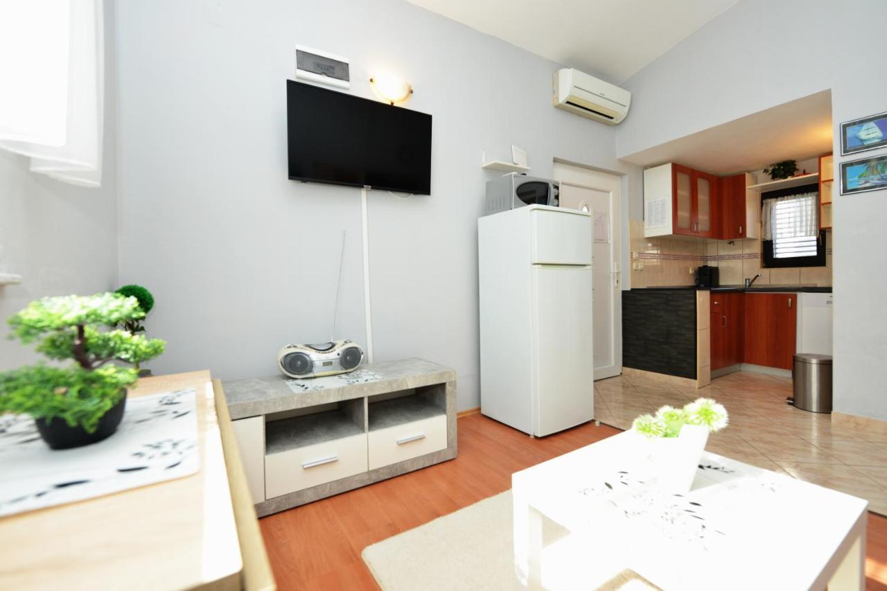 Apartment Lavender Vir Buitenkant foto
