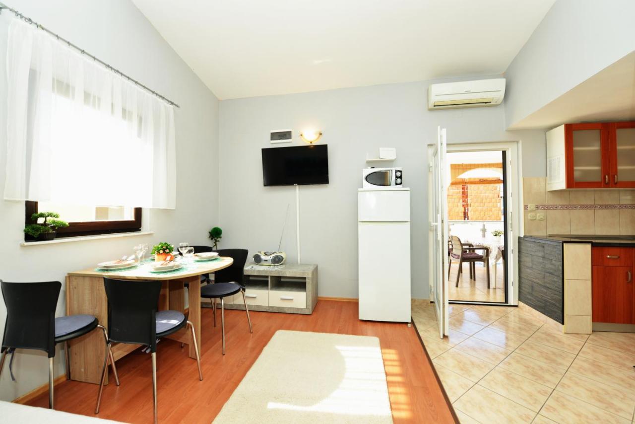 Apartment Lavender Vir Buitenkant foto